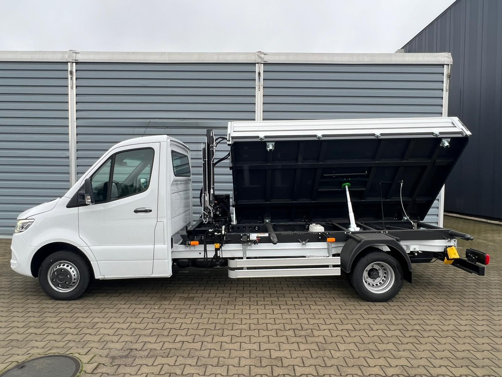 SPRINTER 519 CDI 5,5T HIAB*LED AHK3,5T