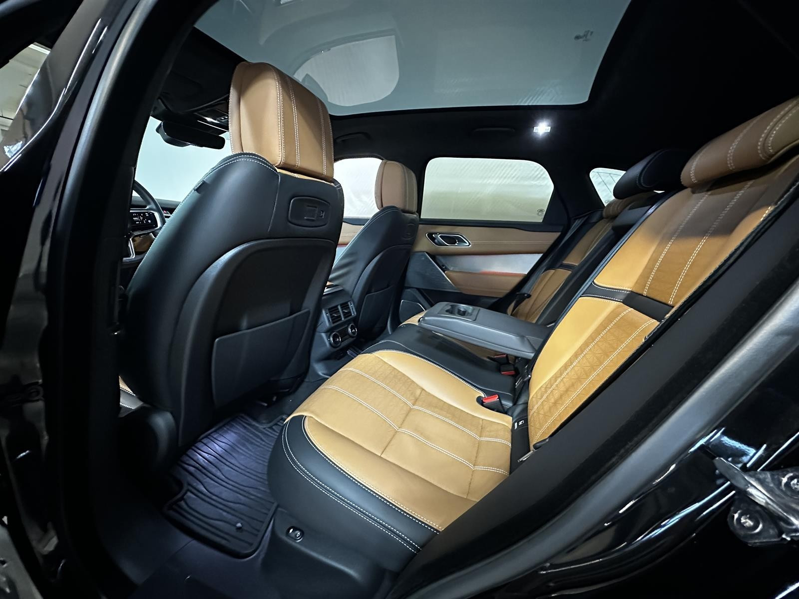 RANGE ROVER VELAR 2.0 P400E 404 R-DYNAMIC HSE