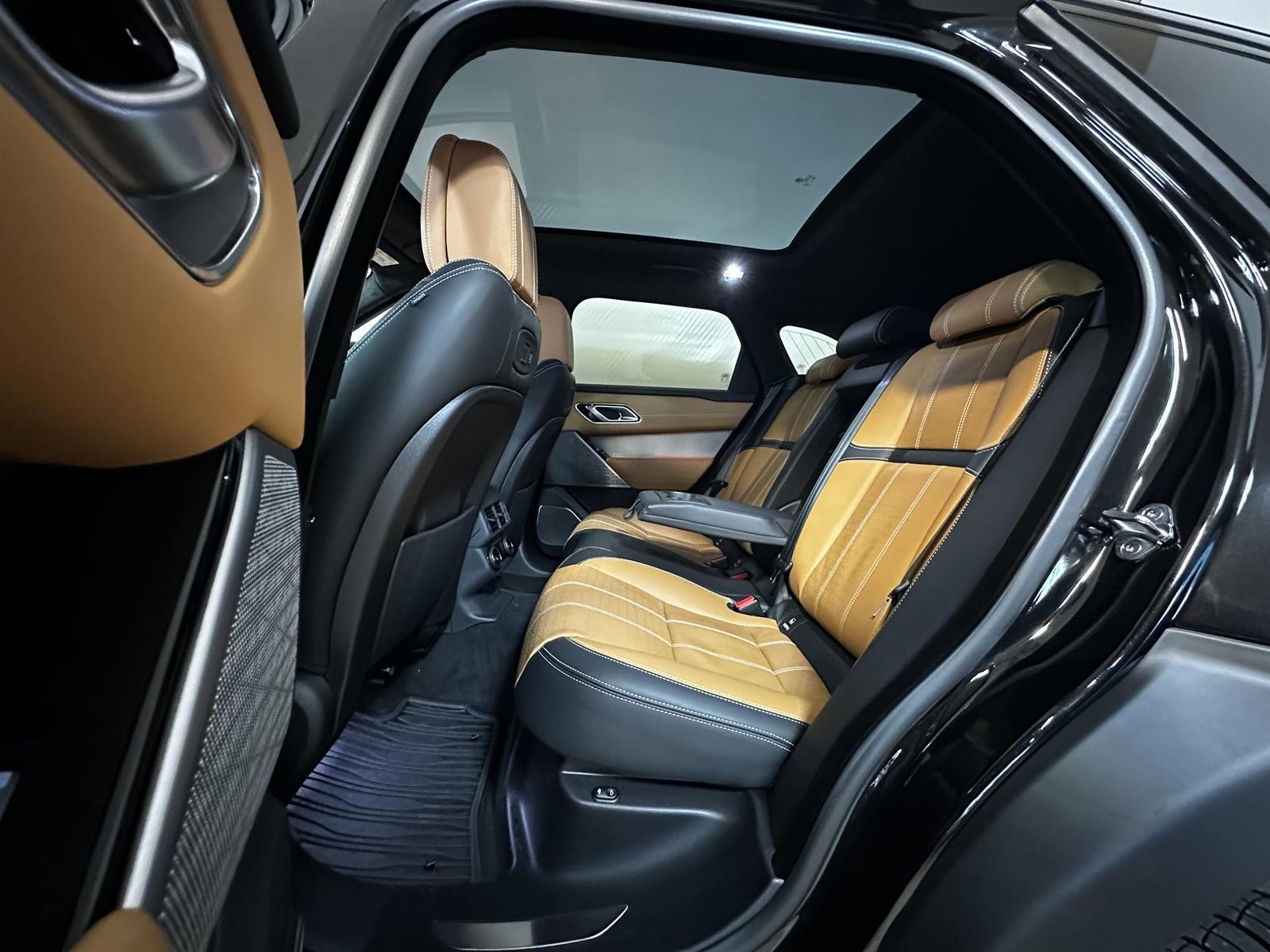 RANGE ROVER VELAR 2.0 P400E 404 R-DYNAMIC HSE