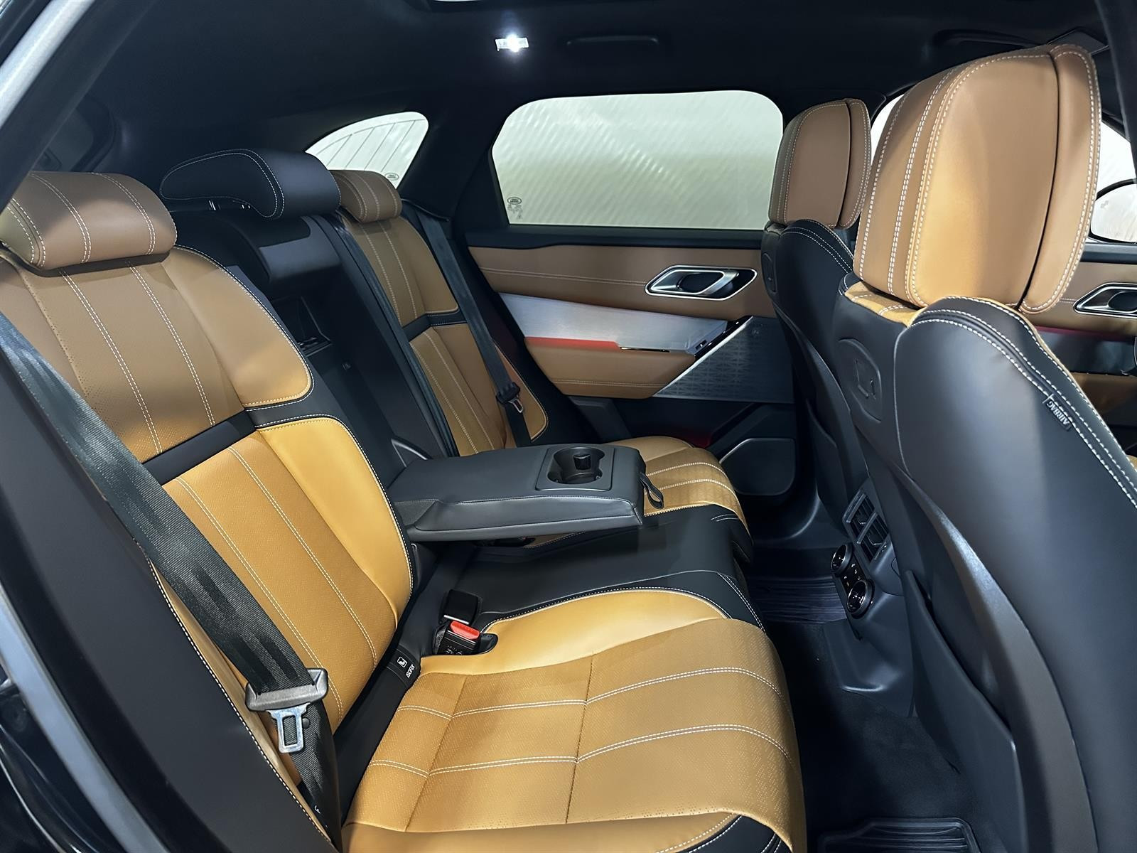 RANGE ROVER VELAR 2.0 P400E 404 R-DYNAMIC HSE