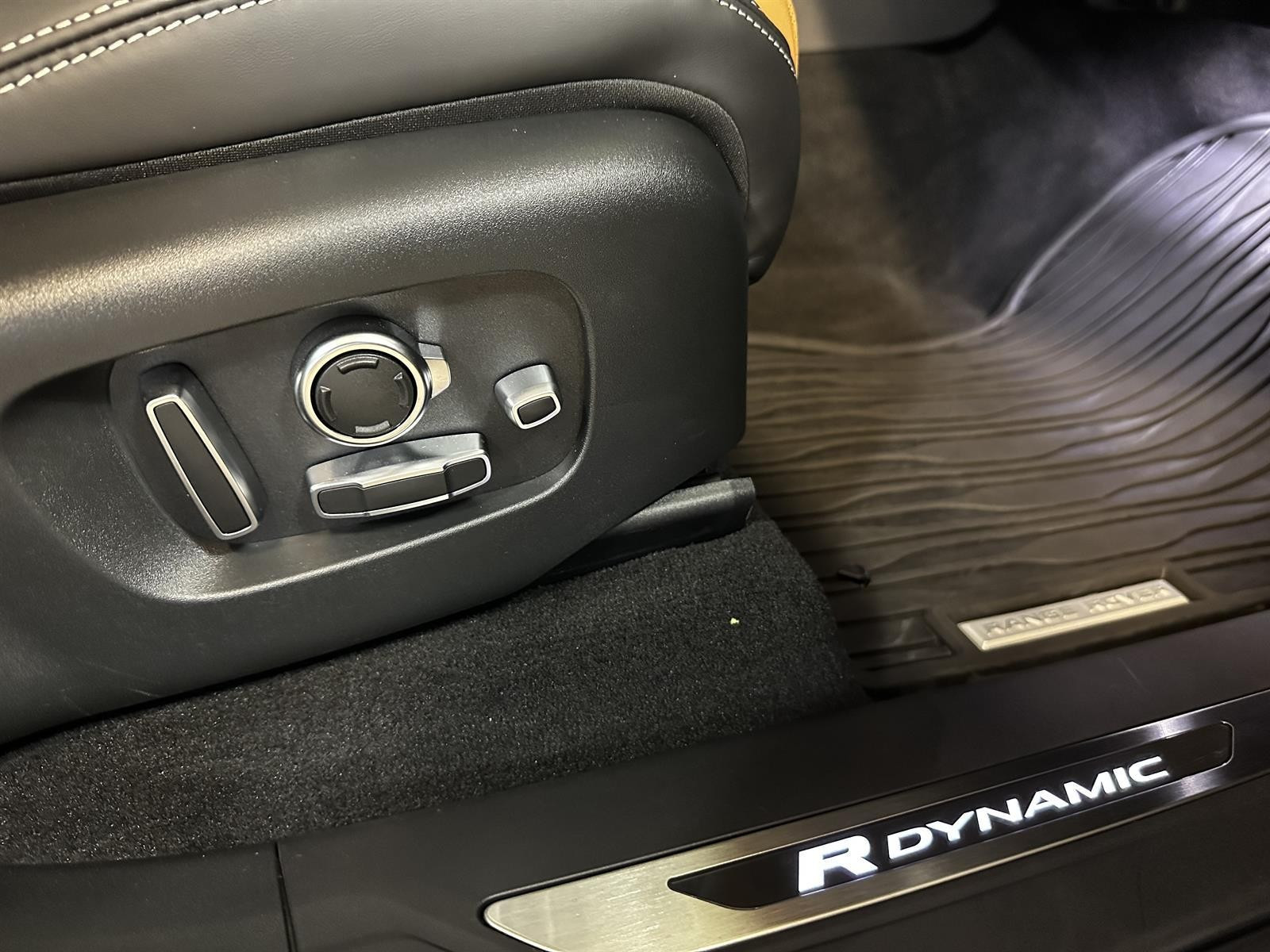 RANGE ROVER VELAR 2.0 P400E 404 R-DYNAMIC HSE