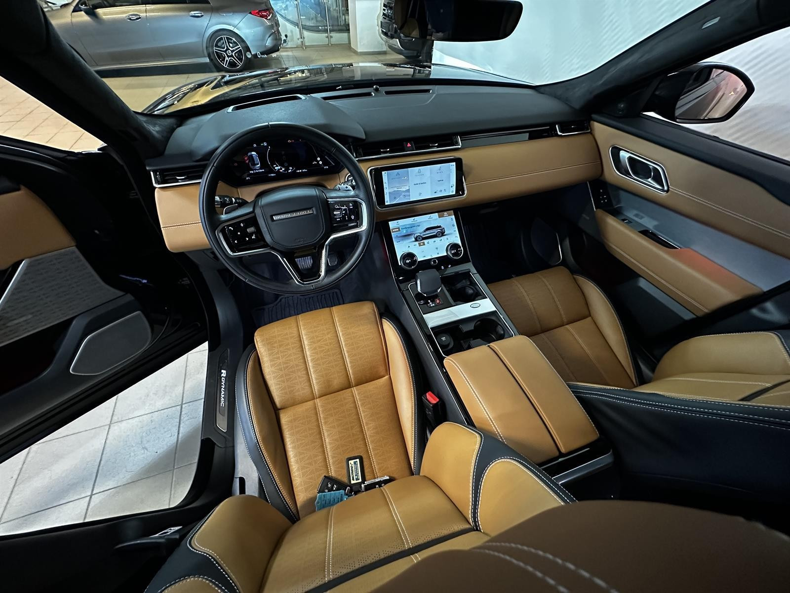 RANGE ROVER VELAR 2.0 P400E 404 R-DYNAMIC HSE