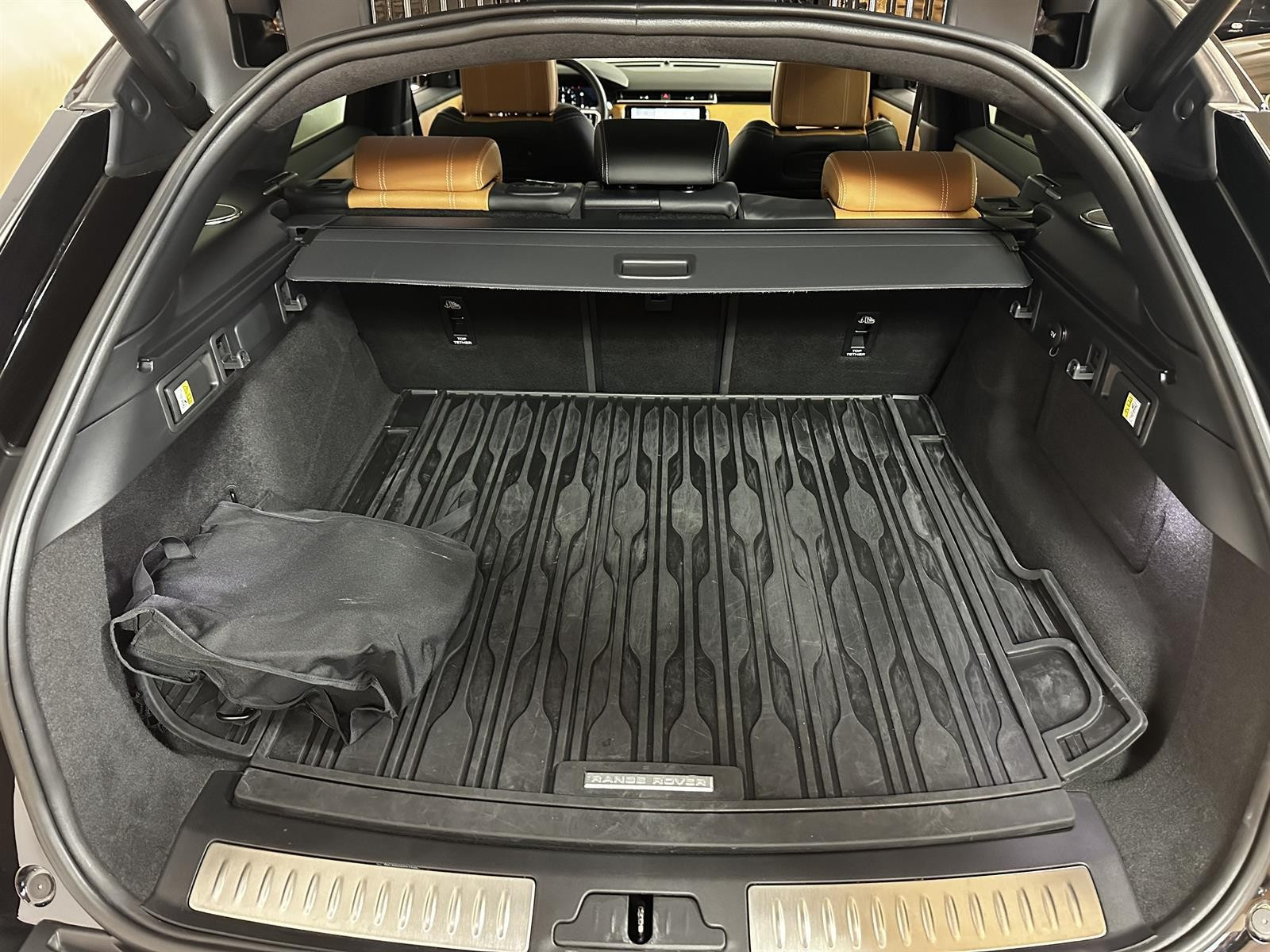 RANGE ROVER VELAR 2.0 P400E 404 R-DYNAMIC HSE