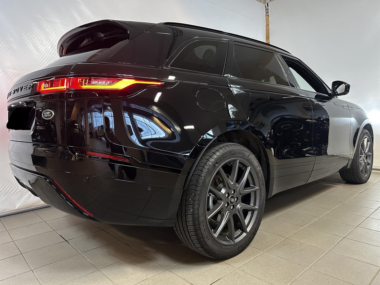 RANGE ROVER VELAR 2.0 P400E 404 R-DYNAMIC HSE