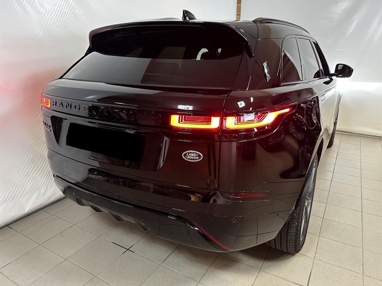 RANGE ROVER VELAR 2.0 P400E 404 R-DYNAMIC HSE