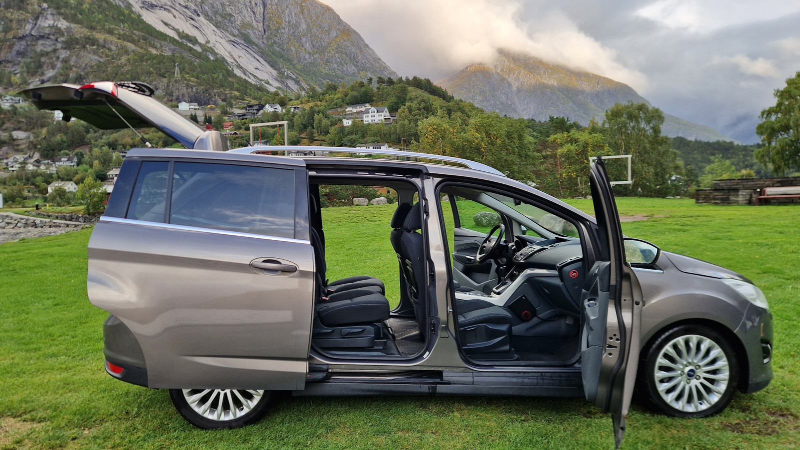 FORD GRAND C-MAX II 2.0 TDCI 140 TITANIUM 7PLACES